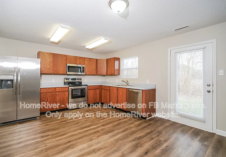 524 Runnymede Ct — Photo 7