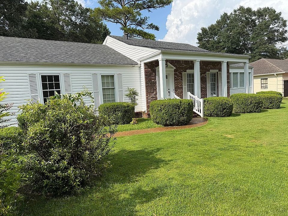 1st image of 326 Pineview Dr NW
