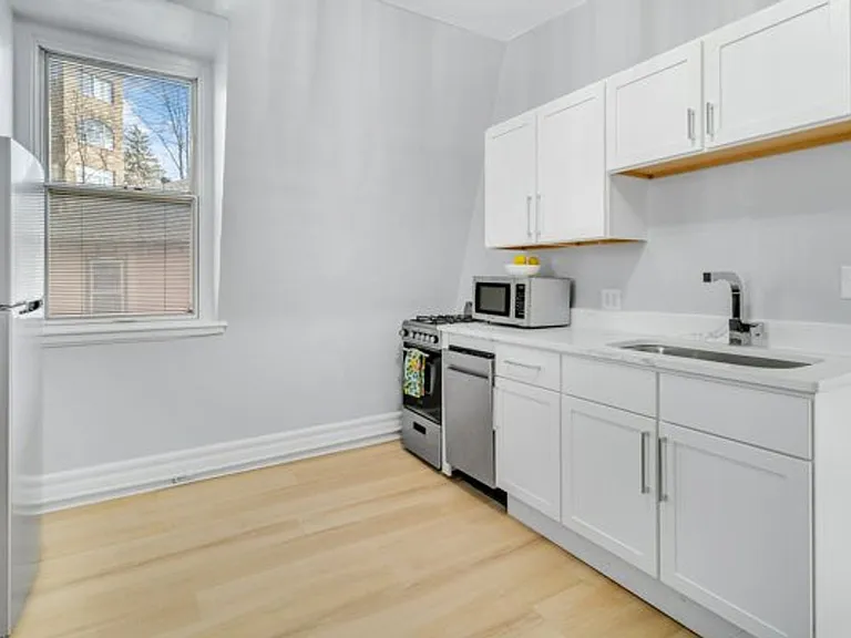 Quarry St. Apartments — Photo 21