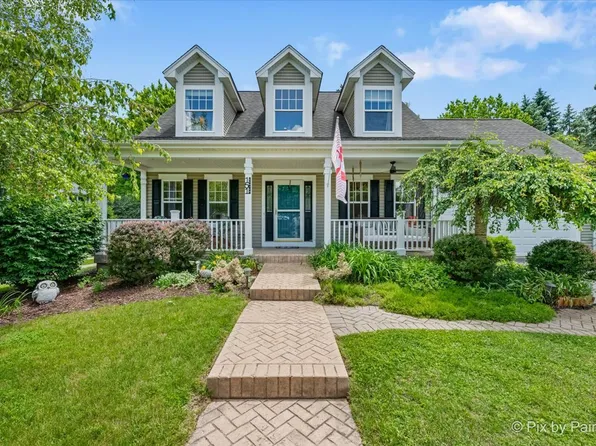 151 Center St, Crystal Lake, IL 60014