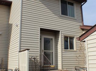 3650 Cedarwood Ct, Bettendorf, IA
