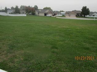 5 Hook Pond Way, Troy, IL 62294