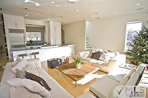 5th image of 4219 McKinney Ave APT A