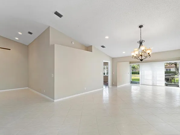 7742 Coral Lake Drive #1, Delray Beach, FL 33446