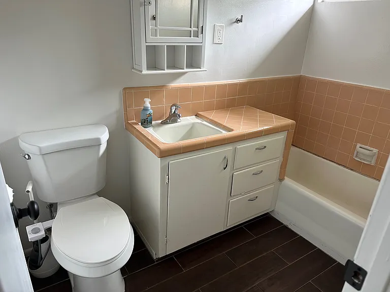 1244 Devon Ln — Photo 10