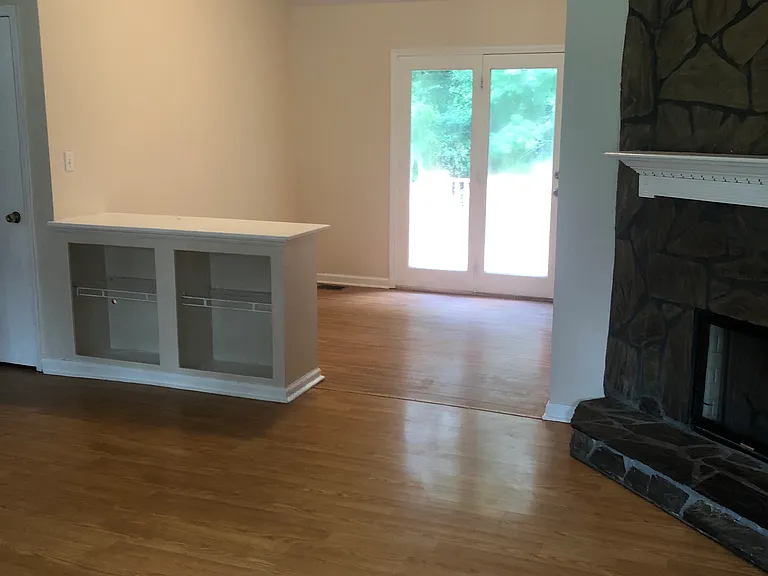 118 Clifford Ct — Photo 5