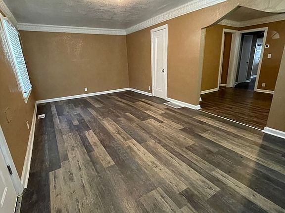 3rd image of 4241 Paseo Blvd
