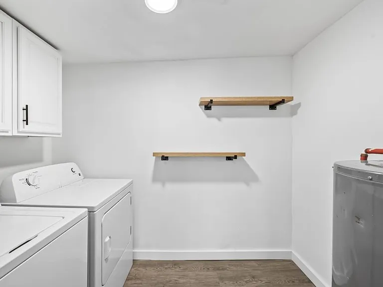 214 Owens St — Photo 5