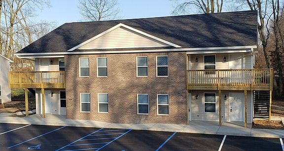 2nd image of 2749 Noel Ln