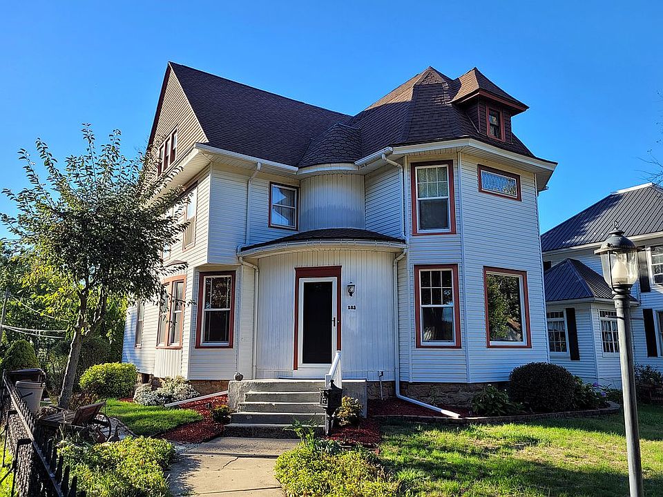 2nd image of 203 N Barber Ave