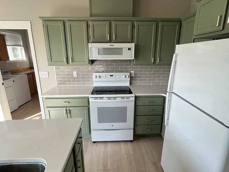 1341 Colony Ct — Photo 17