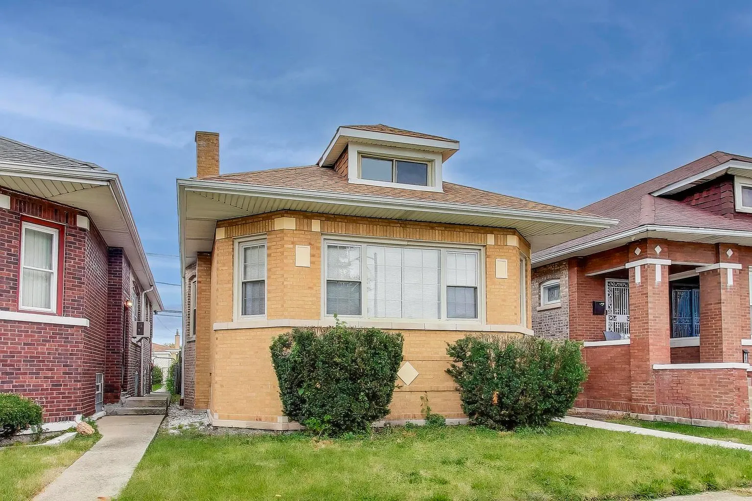 10229 S Calumet Ave photo 1