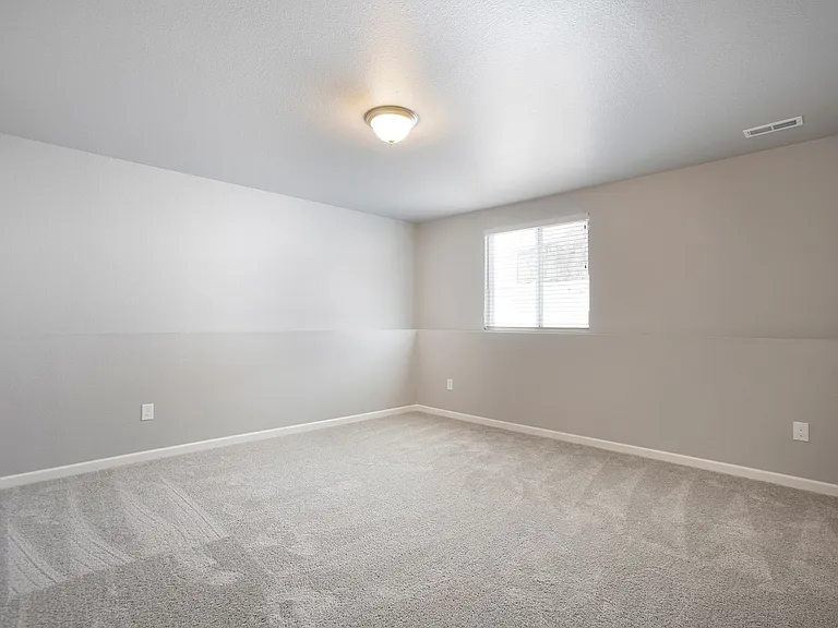 910 Maycroft Rd — Photo 12