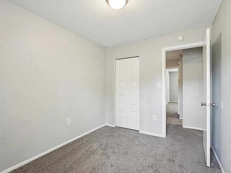 Pointe South Townhomes — Photo 14