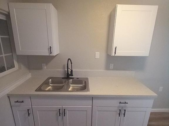 3rd image of 1342 Oak St #2