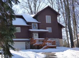 5456 Golf Meadow Dr, Bellaire, MI 49615