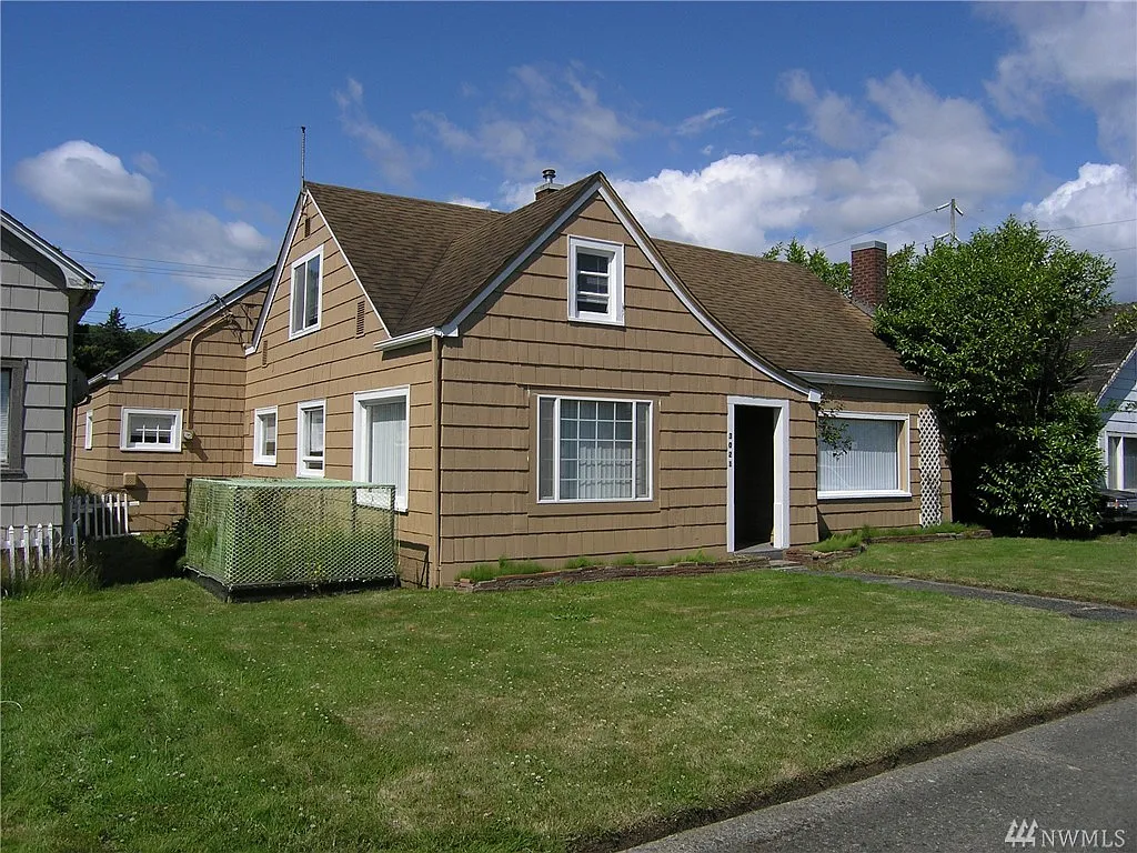 3021 Simpson Ave photo 1