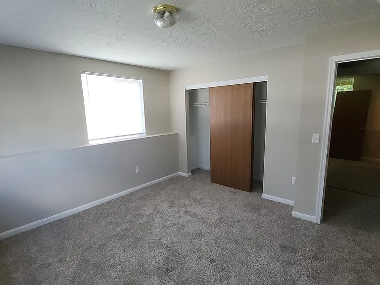 527 Ripple Creek Dr — Photo 4