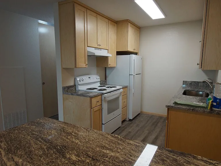 Larpenteur Estates Apartments — Photo 79