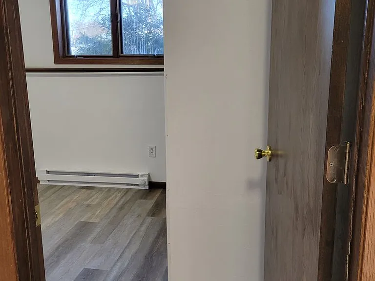 138 N Bay St — Photo 12