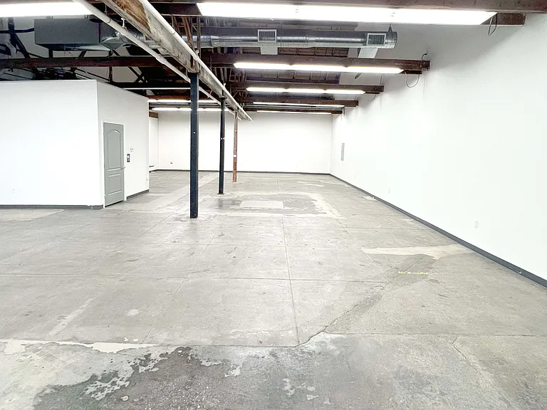 560 E Commercial St #4A — Photo 8