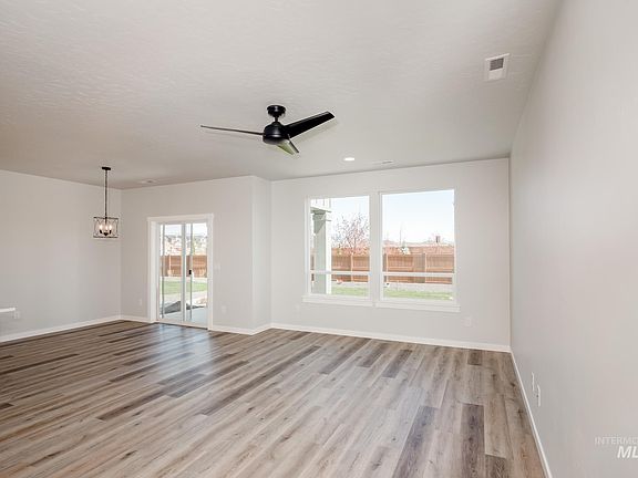 4th image of 6924 S Chinook Ave