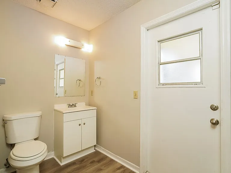 6514 Flora Way — Photo 9
