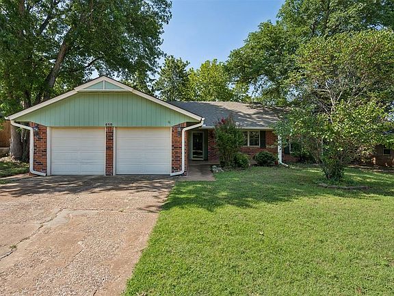 3rd image of 510 Leaning Elm Dr