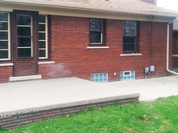 5th image of 17116 Sprenger Ave