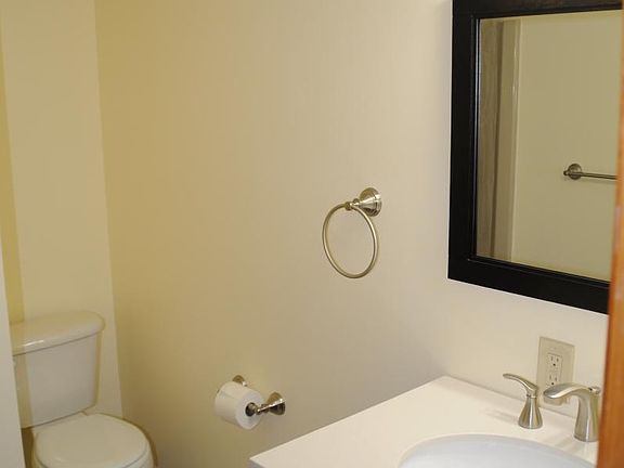 2nd Bathroom (Master)