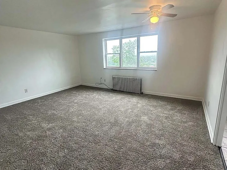 1680 Skyline Dr #18 — Photo 5