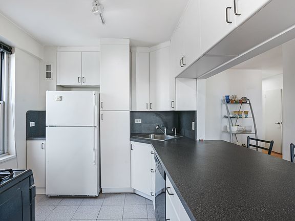5th image of 477 Franklin D Roosevelt Dr #1902
