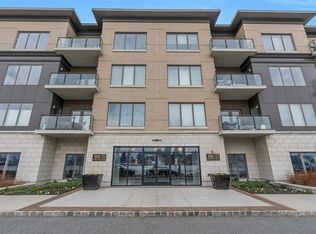 150 Henley Pl APT 203, Gardens, NJ 07086
