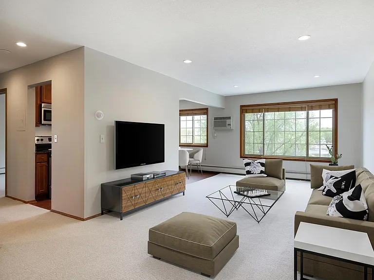Spacious living room
