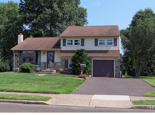 257 Hickory Rd, Warminster, PA 18974