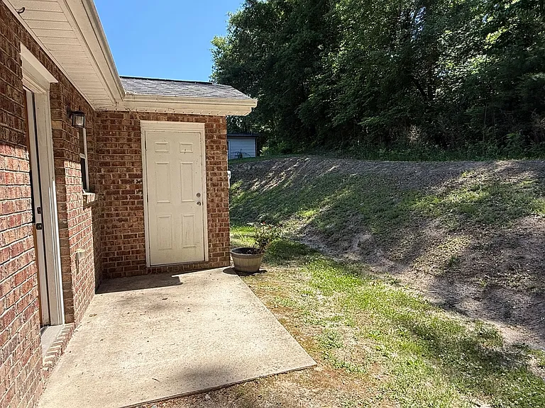 909 N Flint St — Photo 12