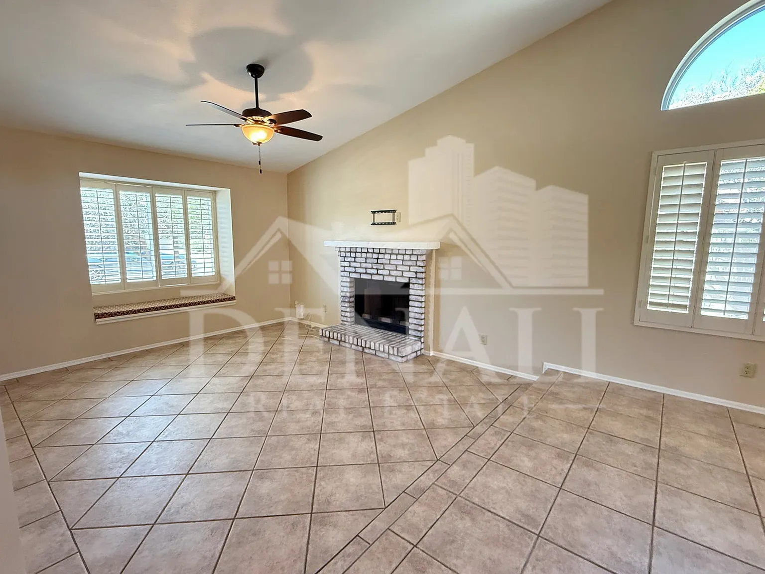 3 bed, 2.0 bath, 1803 sqft, $2,795 — Photo 3