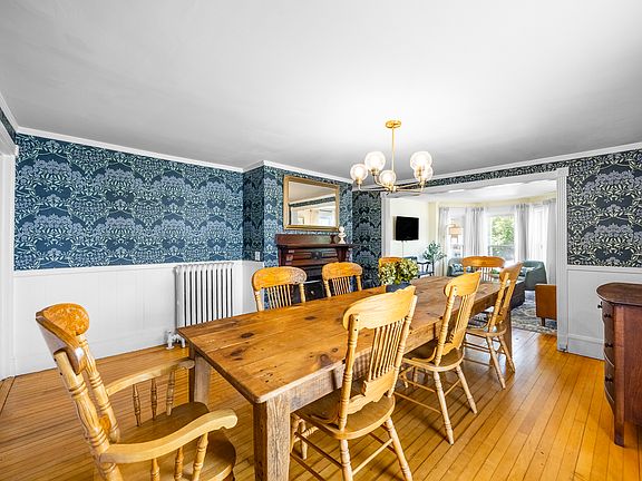 3rd image of 287 French St