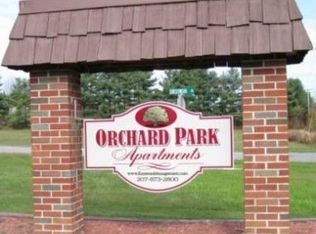 10 Crestwood Dr, Waterville, ME 04901