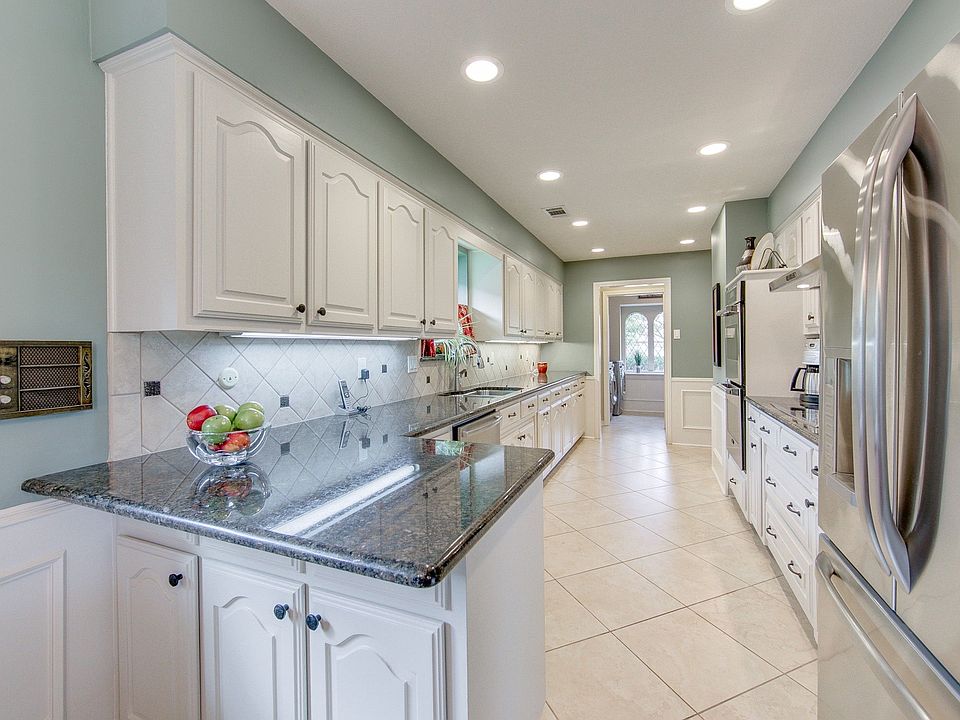 1st image of 9534 Hilldale Dr