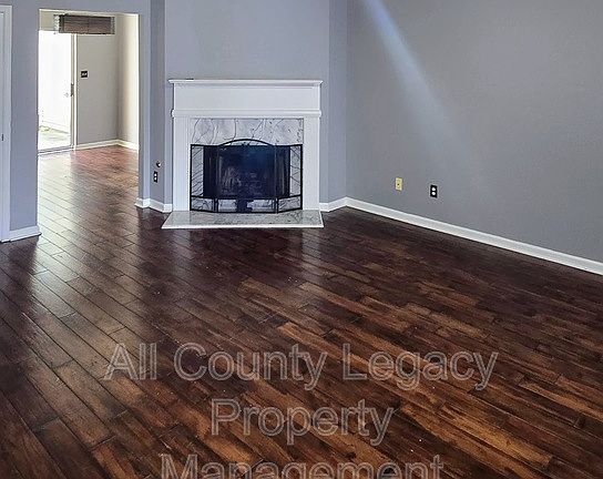 2nd image of 908 Tree Creek Blvd