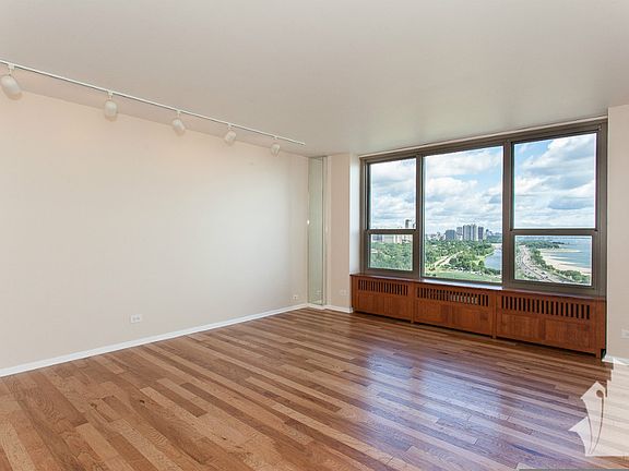 3rd image of 1550 N Lake Shore Dr APT 21E