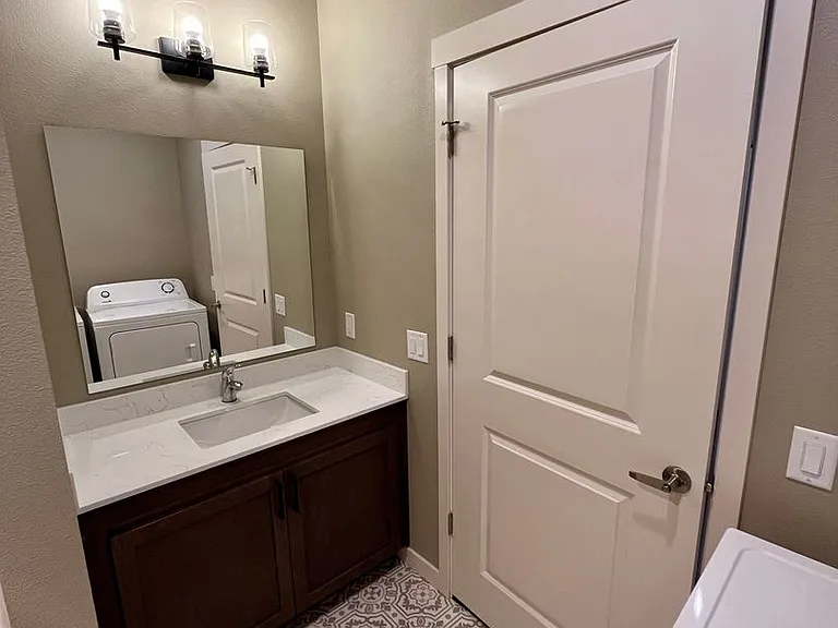 Introducing Dry Canyon Redmond's newest Luxury Apartments — Photo 40