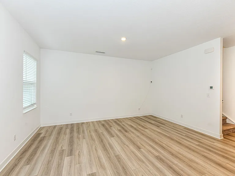 7199 Governors Row S — Photo 4