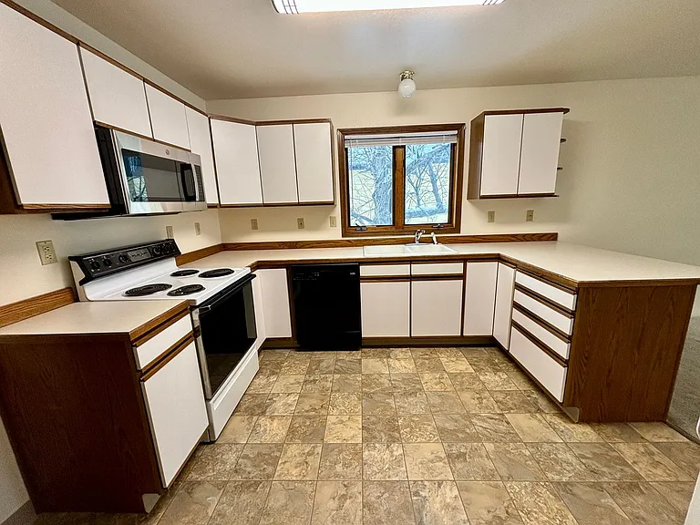 913 N. Park Ave — Photo 9