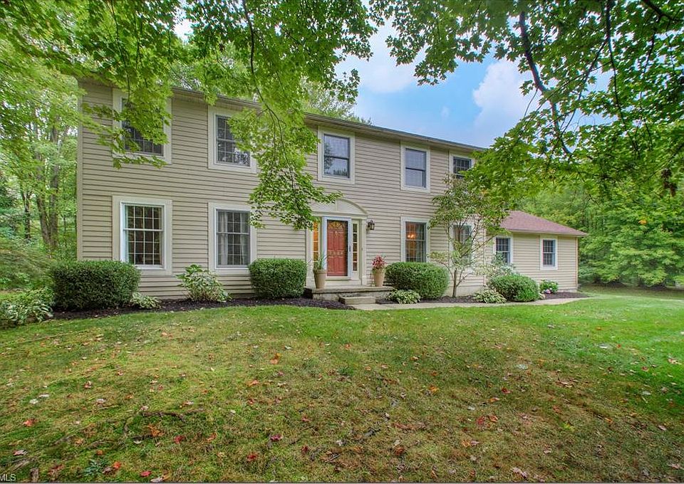 2nd image of 7984 Winterberry Dr