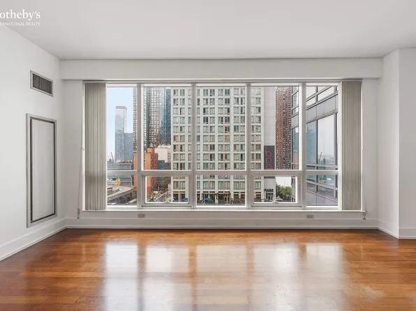 350 W 42nd St APT 10M, New York, NY 10036