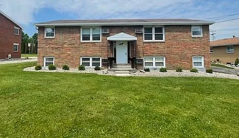 402 Caroline Ave #11