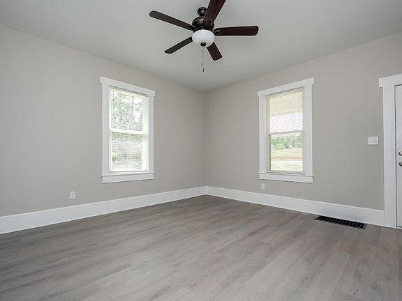 3rd image of 174 Watkins Ct