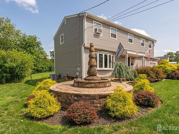 3rd image of 25 Hudson Rd